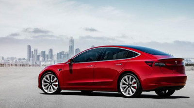 Wow, Tesla Ubah Mobil Ini Jadi Alat Untuk Lawan COVID-19!